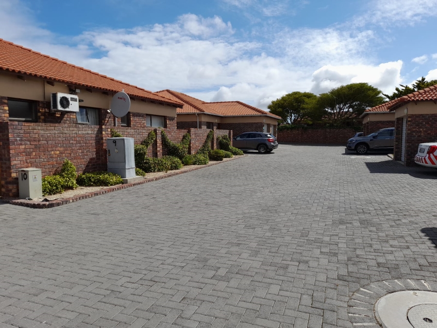 To Let 3 Bedroom Property for Rent in Forest Hill Eastern Cape
